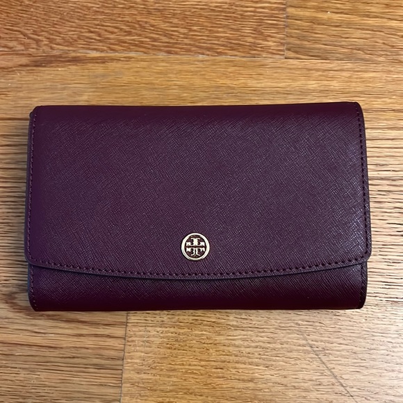 Tory Burch Bags Tory Burch Robinson Chain Wallet Crossbody Bag With